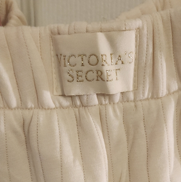 Victoria's Secret Other - NWT XXL Victoria's Secret super soft lounge pants in Cream, jogger style